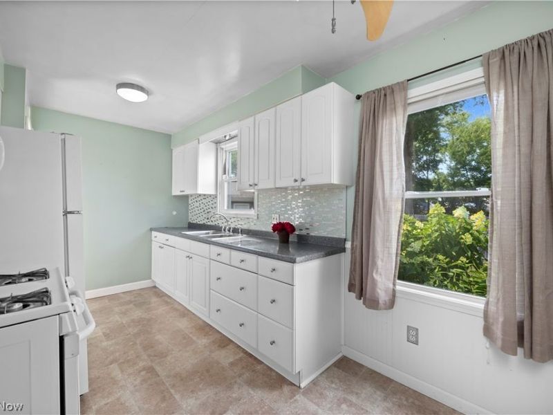2583 E 38th Street, Lorain, OH 44055 Photo 12