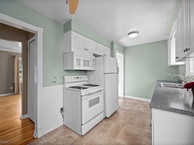 2583 E 38th Street, Lorain, OH 44055 Photo 13