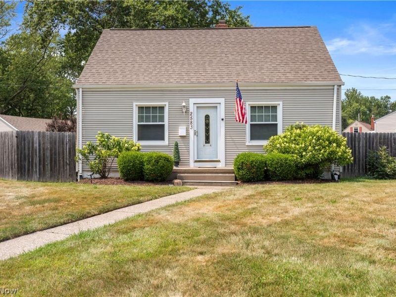 2583 E 38th Street, Lorain, OH 44055 Photo 2