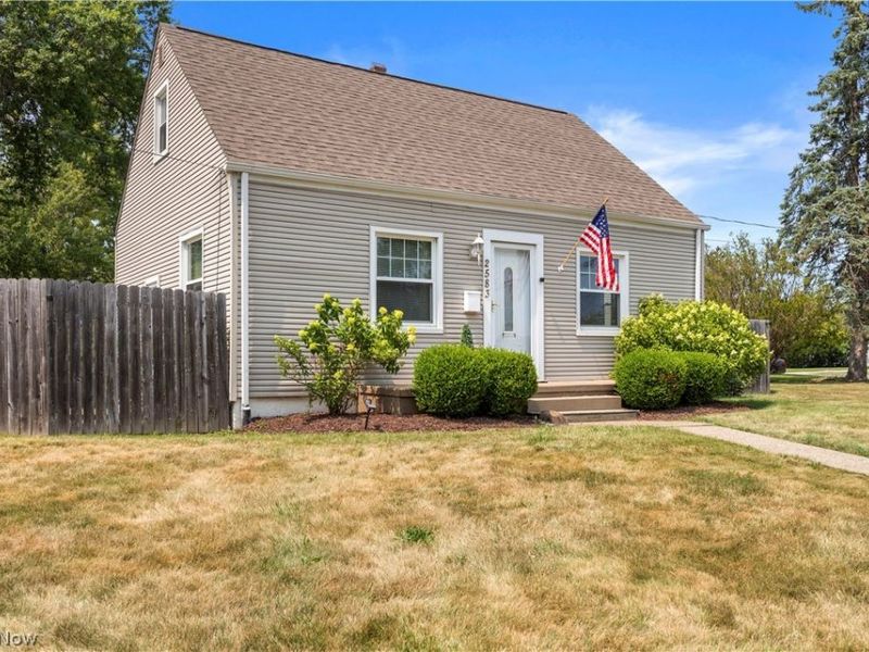 2583 E 38th Street, Lorain, OH 44055 Photo 4