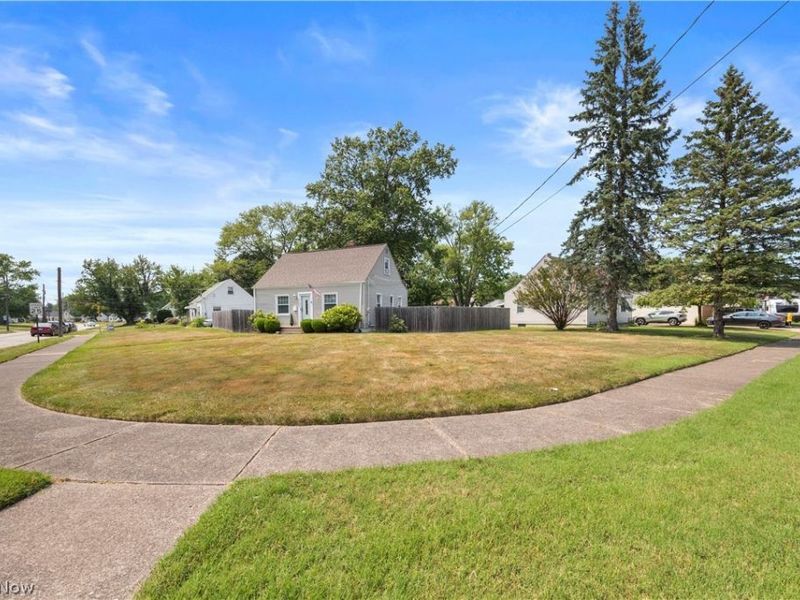 2583 E 38th Street, Lorain, OH 44055 Photo 8