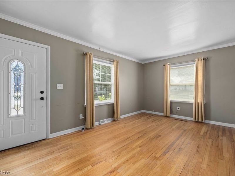 2583 E 38th Street, Lorain, OH 44055 Photo 9