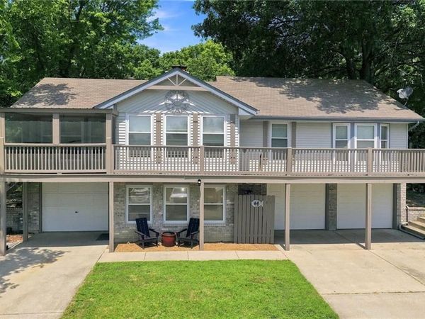 46 Emerald Shore Drive, Lake Tapawingo, MO 64015