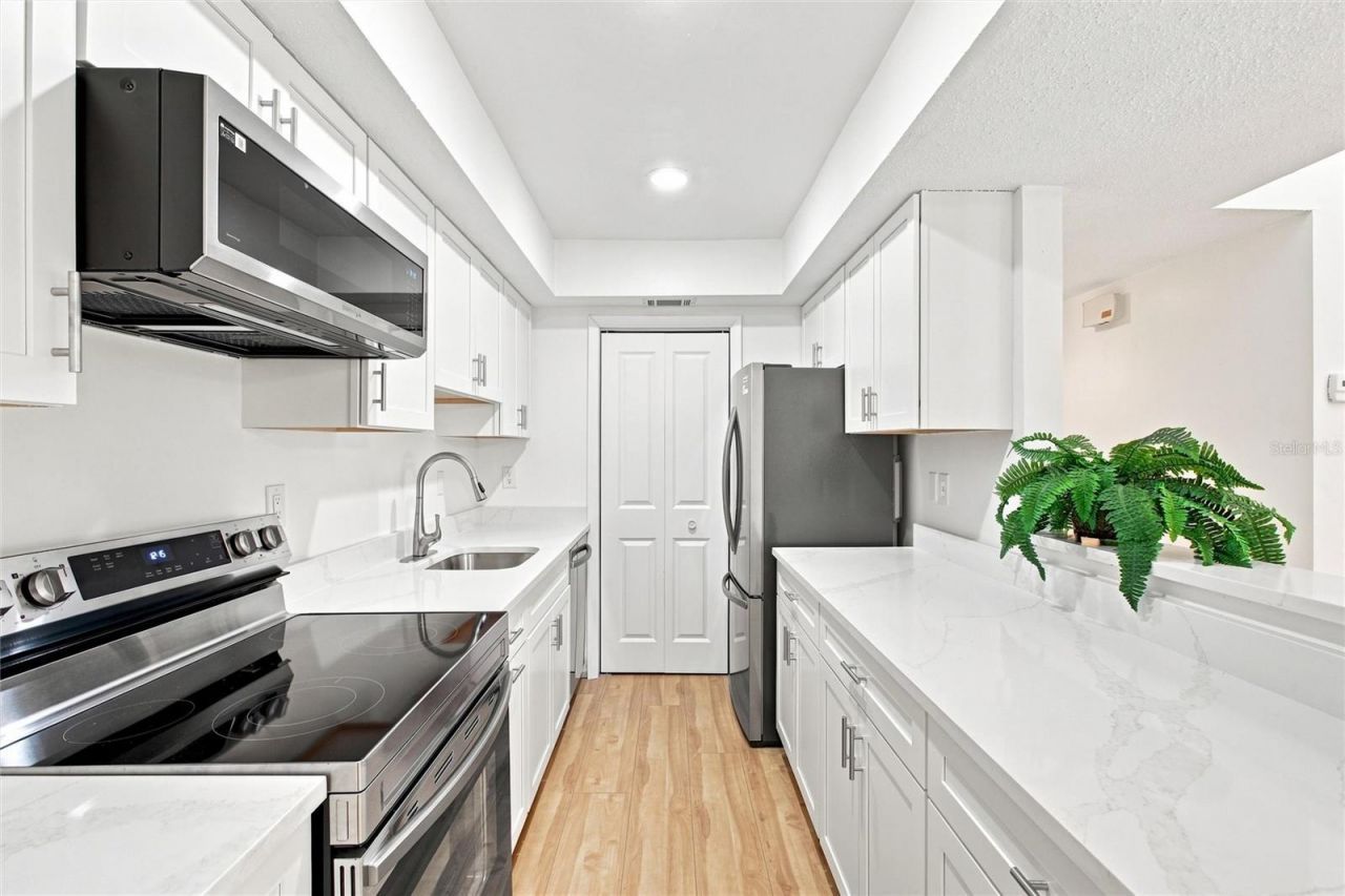 6947 Woodwind Drive, Unit 77, Sarasota, FL 34231 Photo