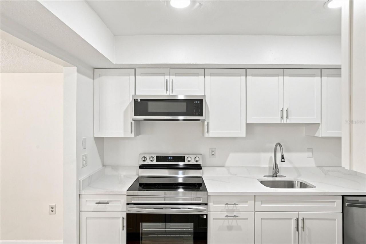 6947 Woodwind Drive, Unit 77, Sarasota, FL 34231 Photo