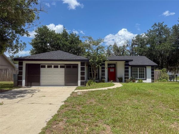 1367 HENSLEY DRIVE , DELAND, FL 32724