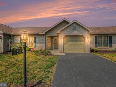 24 MEL RON CT, CARLISLE, PA 17015