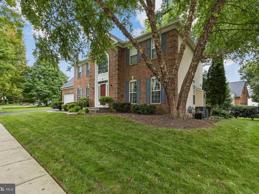 8 Winding Oak Court, Olney, MD 20832 Main Photo