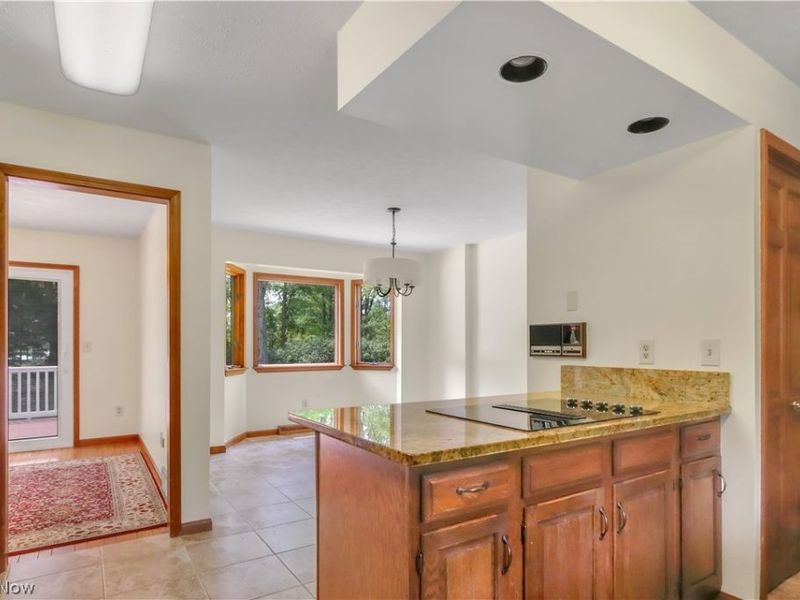 11785 Arbor Glen Drive, Chardon, OH 44024 Photo 5