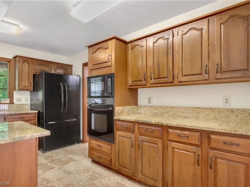 11785 Arbor Glen Drive, Chardon, OH 44024 Photo 8