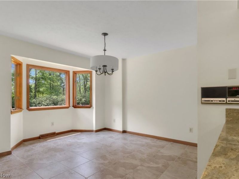 11785 Arbor Glen Drive, Chardon, OH 44024 Photo 9
