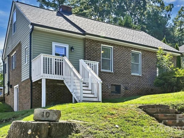 10 Enka Oak Street, Candler, NC 28715