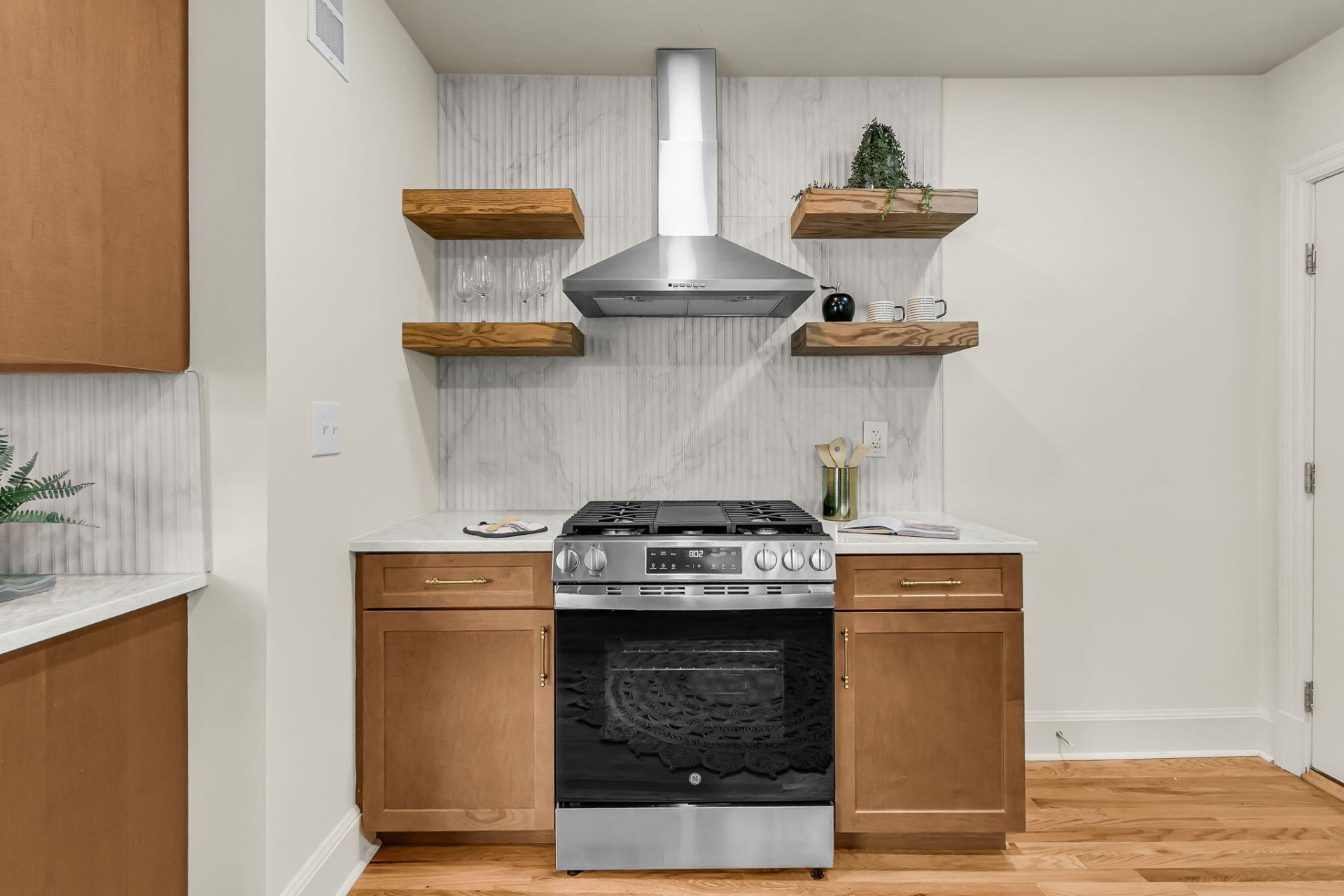 161 Gordon Street Photo 14