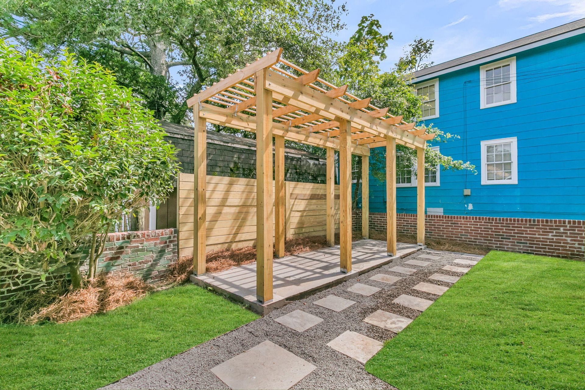 161 Gordon Street Photo 31