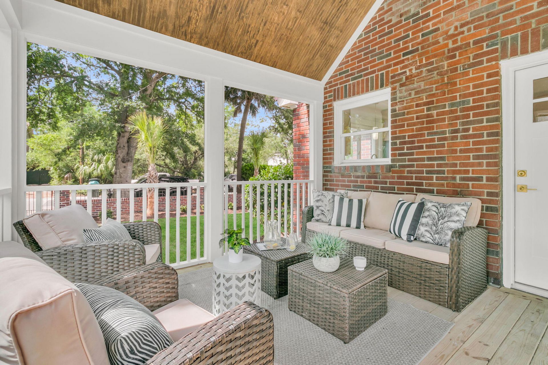 161 Gordon Street Photo 6