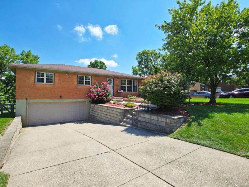 4142 Clearpoint Drive, Green Township, OH 45247 Photo 2