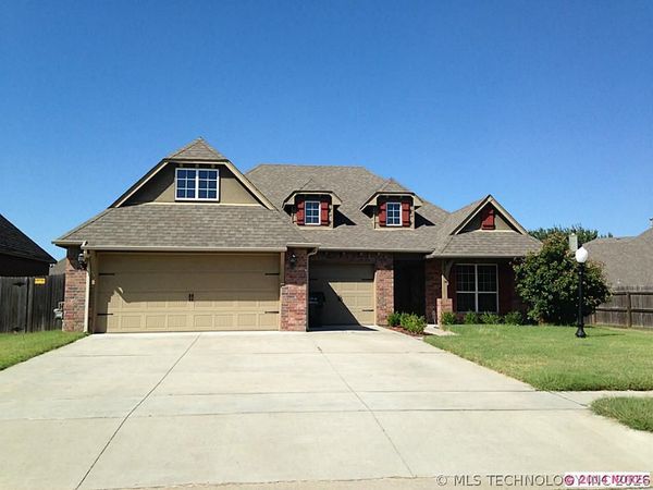 14011 E 101st Street North , Owasso, OK 74055