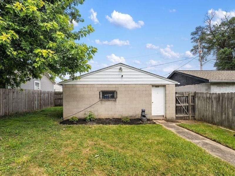 2734 Ridge Avenue , Columbus, OH 43204 Photo 26