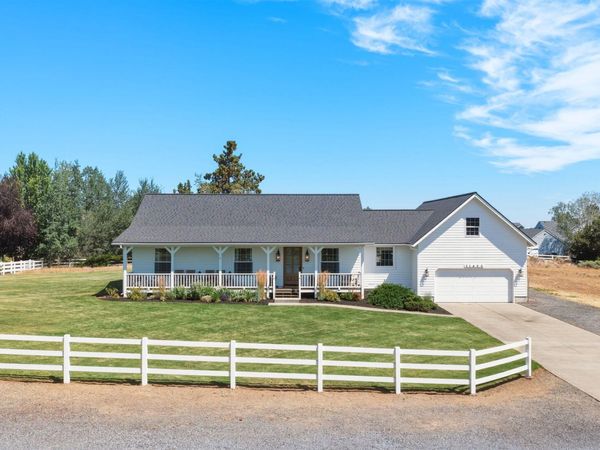 21493 Bradetich Loop, Bend, OR 97701