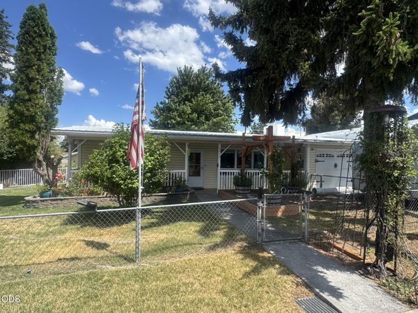 5215 Summit Street, Klamath Falls, OR 97603