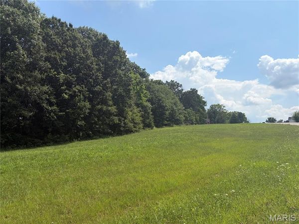 100 Summers Drive , Hawk Point, MO 63349