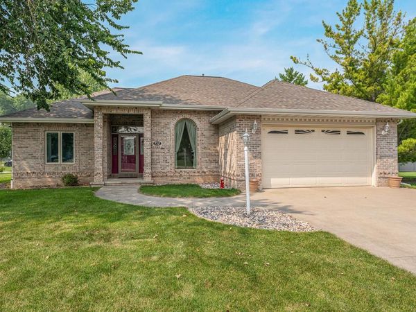 715 JENNIFER COURT, Omro, WI 54963