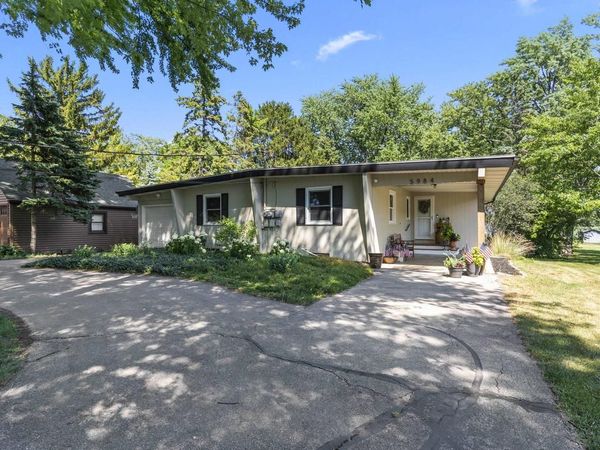 5984 LAKE ROAD, Oshkosh, WI 54902