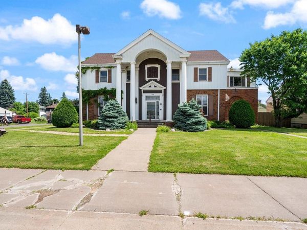 1304 Hammond Ave, Superior, WI 54880