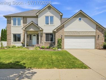 12853 Shady Lane Drive, Sterling Heights, MI 48313