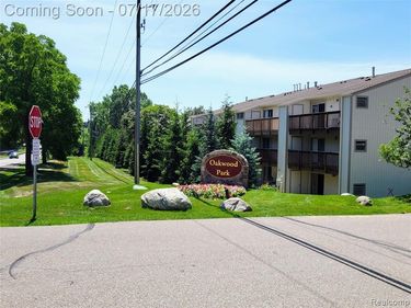 1655 Riverside Drive, Oakland Twp, MI 48309