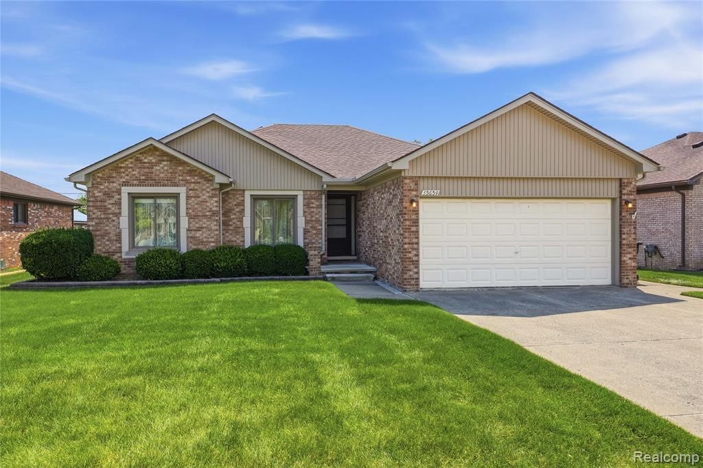 35654 Wellston Avenue, Sterling Heights, MI 48312 Main Photo