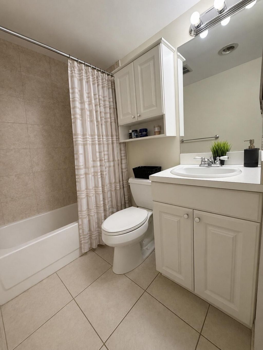 4168 Inverrary Drive, Unit 103, Lauderhill, FL 33319 Photo