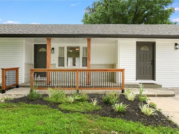 11 Crestview Drive, Paola, KS 66071