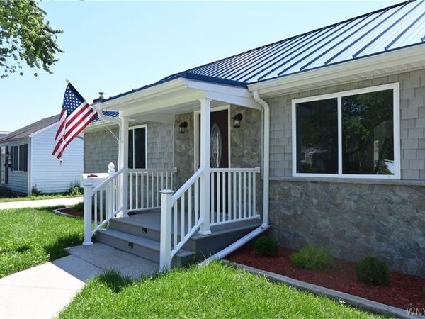 233 Edward Street , North Tonawanda, NY 14120