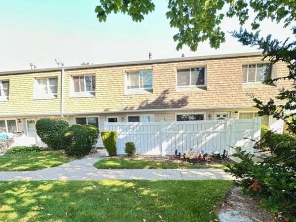 154 Storm Drive , Holtsville, NY 11742