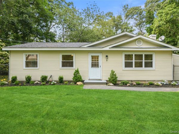 3 Aspen Road , Mastic Beach, NY 11951