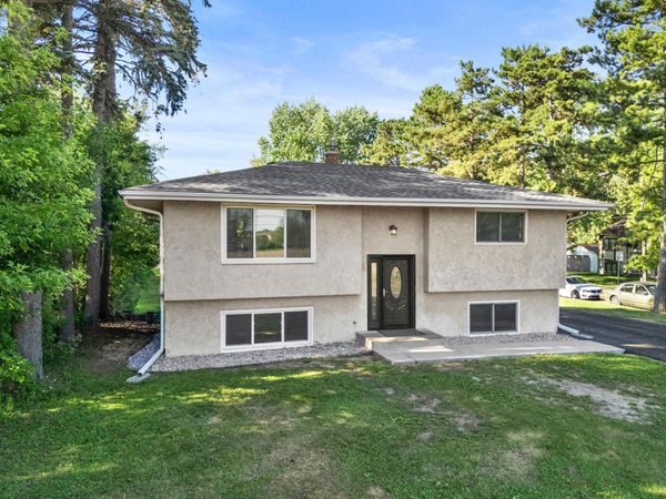 6188 15th Street N, Oakdale, MN 55128