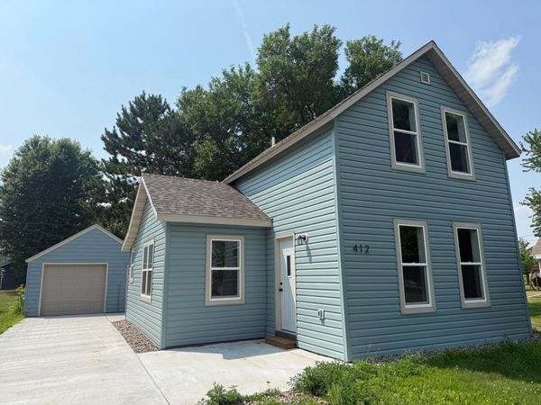 412 8th Street SW, Little Falls, MN 56345