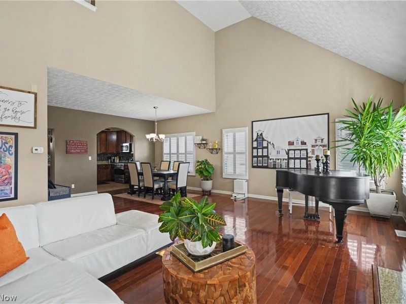 3865 Arcadia Circle, Willoughby, OH 44094 Photo 4