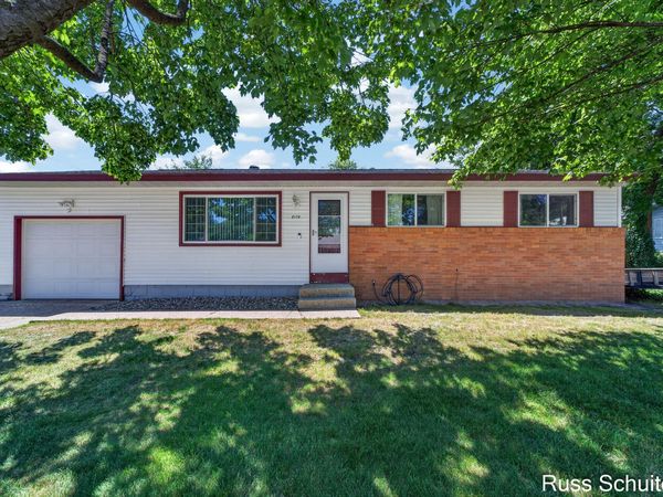 2179 Lincoln Park Drive, Norton Shores, MI 49441