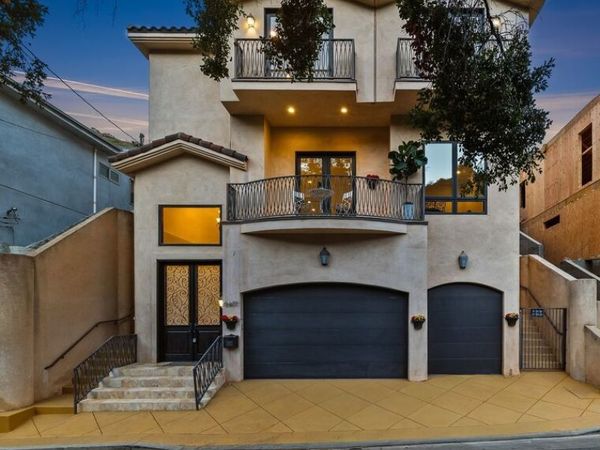 6477 Deep Dell Pl , Los Angeles, CA 90068