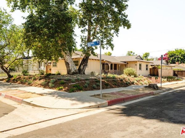 22103 Del Valle Street , Woodland Hills, CA 91364