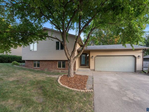 1108 E Dove Trl, Sioux Falls, SD 57108