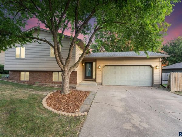 1108 E Dove Trl, Sioux Falls, SD 57108