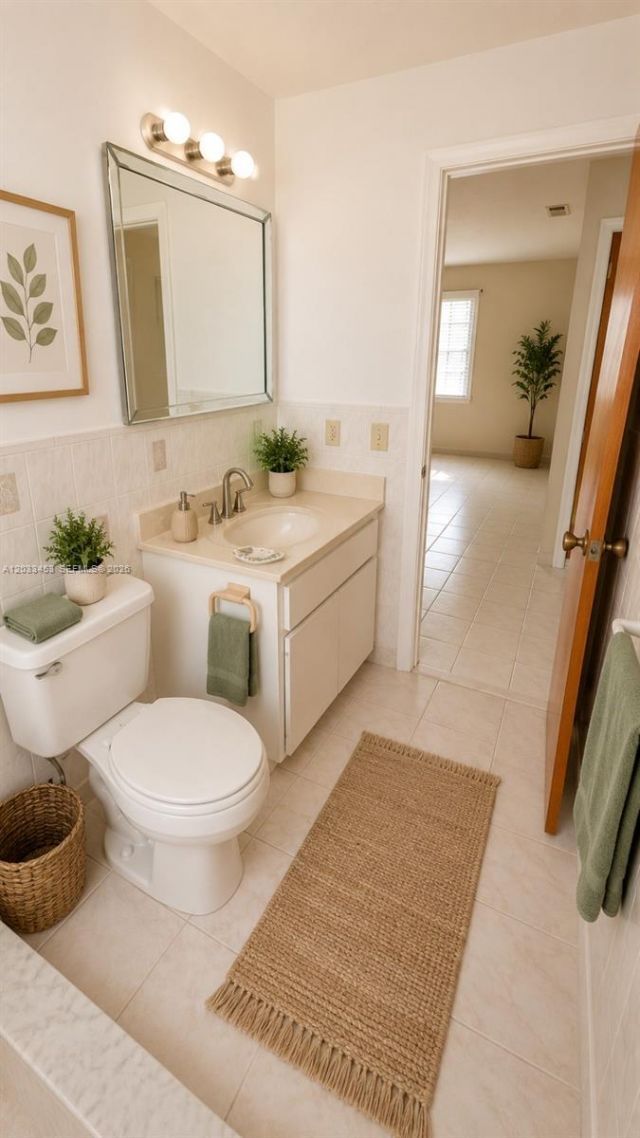 2220 W 74th St , Unit 201-16, Hialeah, FL 33016 Photo