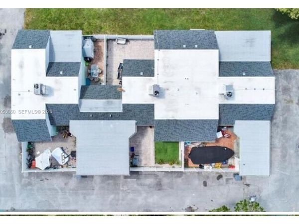 9234 SW 5th St, Unit B, Boca Raton, FL 33428