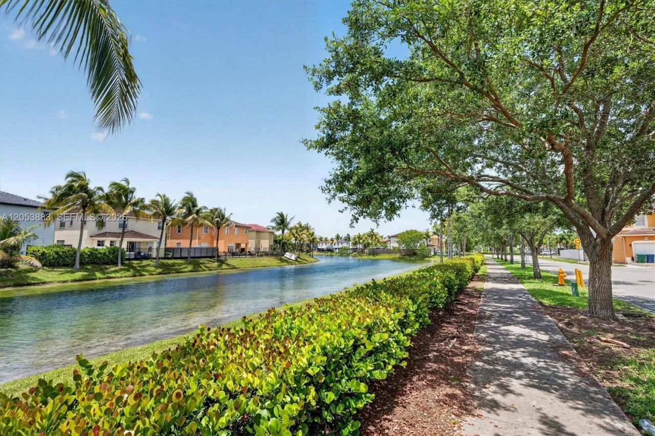 10828 SW 243rd St , Homestead, FL 33032 Photo