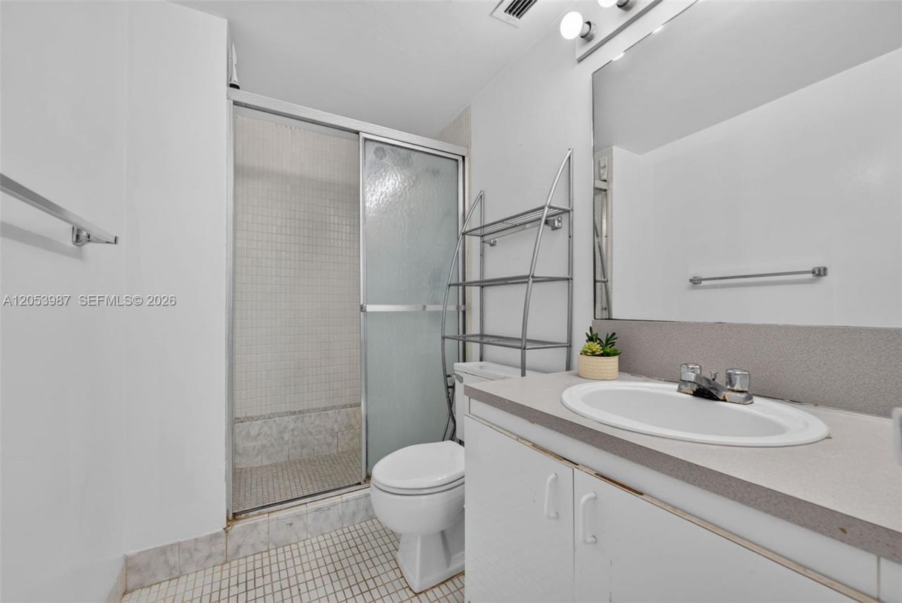 7441 Wayne Ave , Unit 8G, Miami Beach, FL 33141 Photo