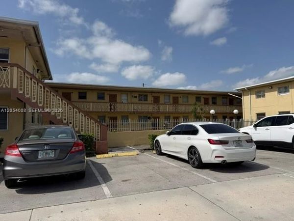 570 W 29th St , Unit 44, Hialeah, FL 33012