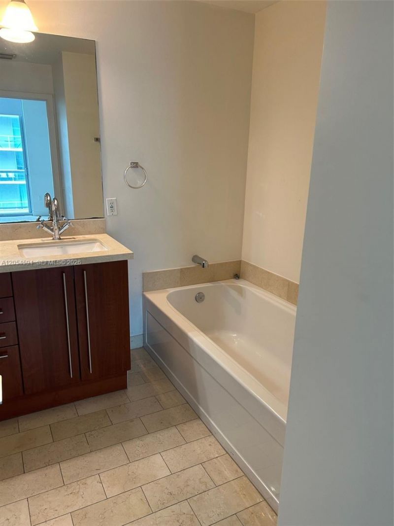 1111 SW 1st Ave , Unit 3816, Miami, FL 33130 Photo